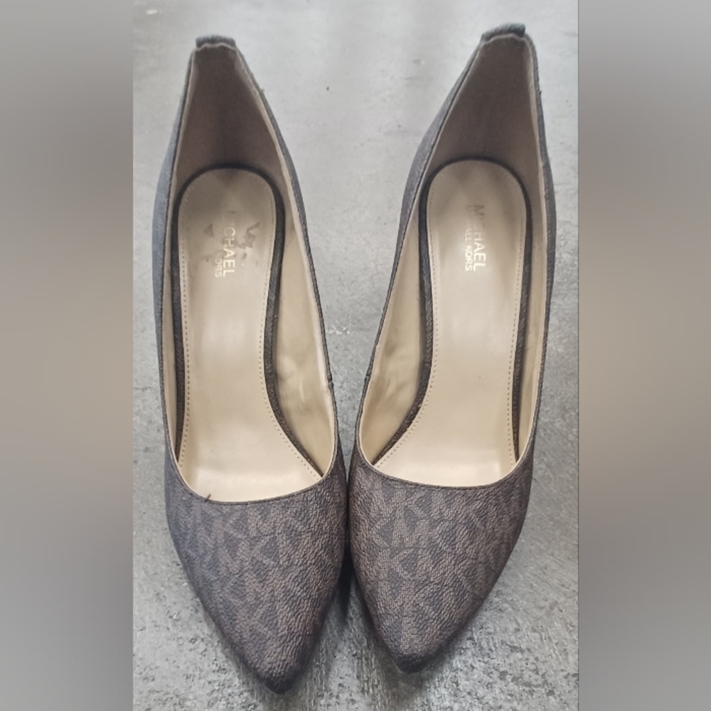 Pointed Pumps + Fanny Pack Combo